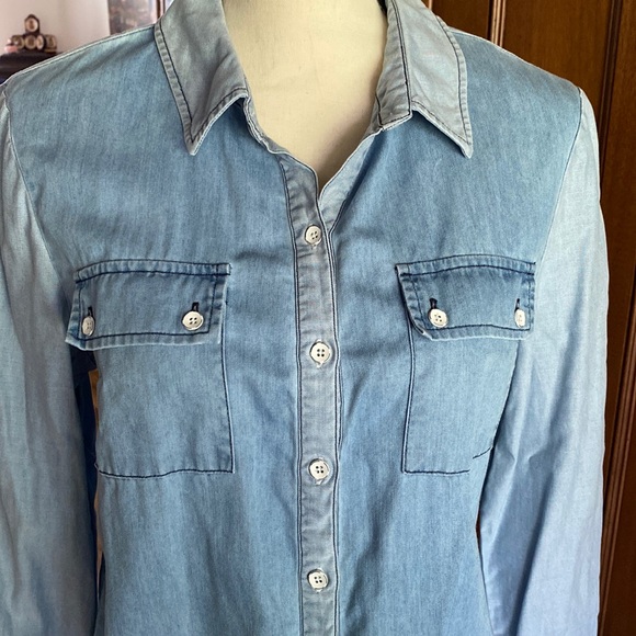 NWOT~ Kelsie Two-Toned Ladies Denim Shirt   Size Large - Picture 2 of 7